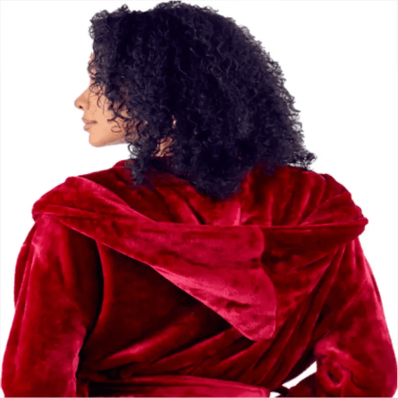 Women's Plush Hooded Robe: Spa Comfort at Home