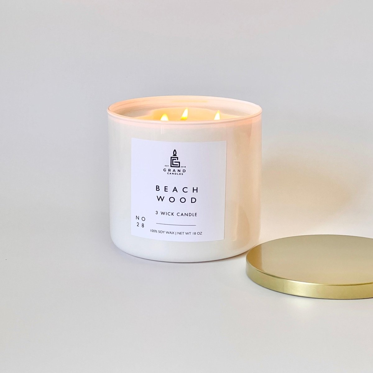 Beachwood Soy Candle – Earthy Coastal Breeze