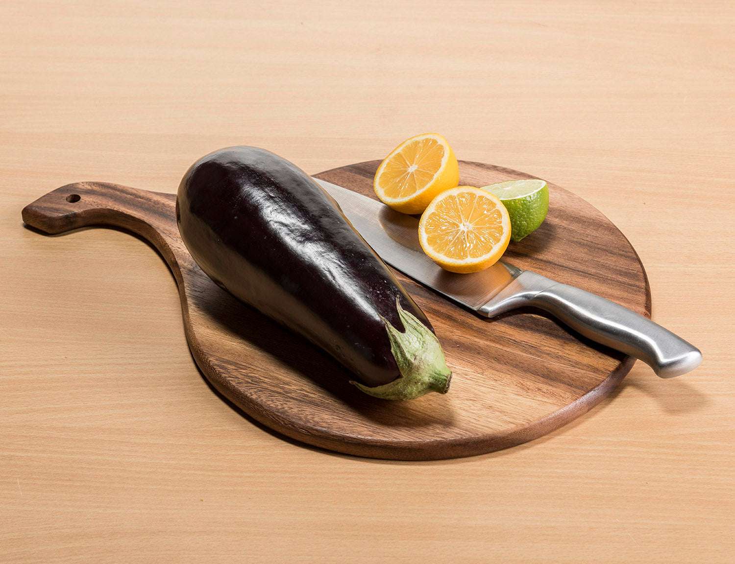 Round Cutting & Charcuterie Board
