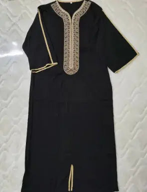 Elegant Men’s Muslim Clothing – Traditional Thobe & Kurta Collection