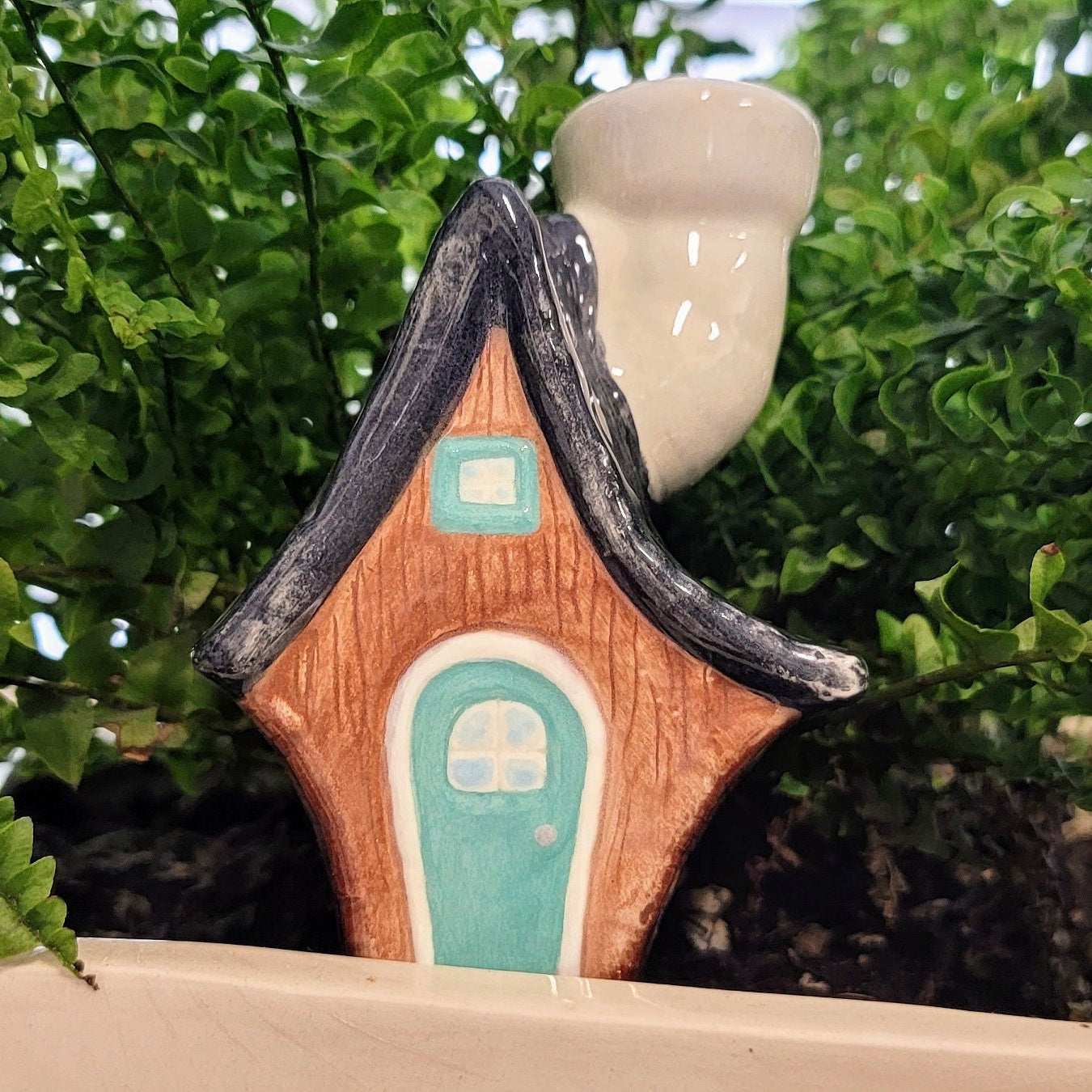 House Plant Watering Spike – Adorable Home-Shaped Self-Watering Tool