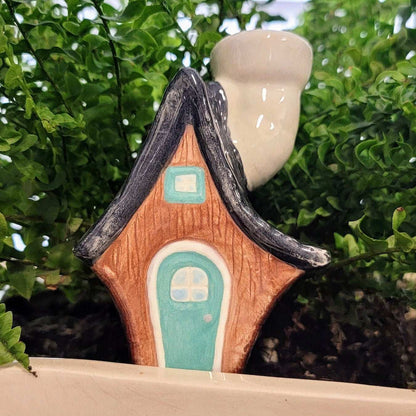 House Plant Watering Spike – Adorable Home-Shaped Self-Watering Tool