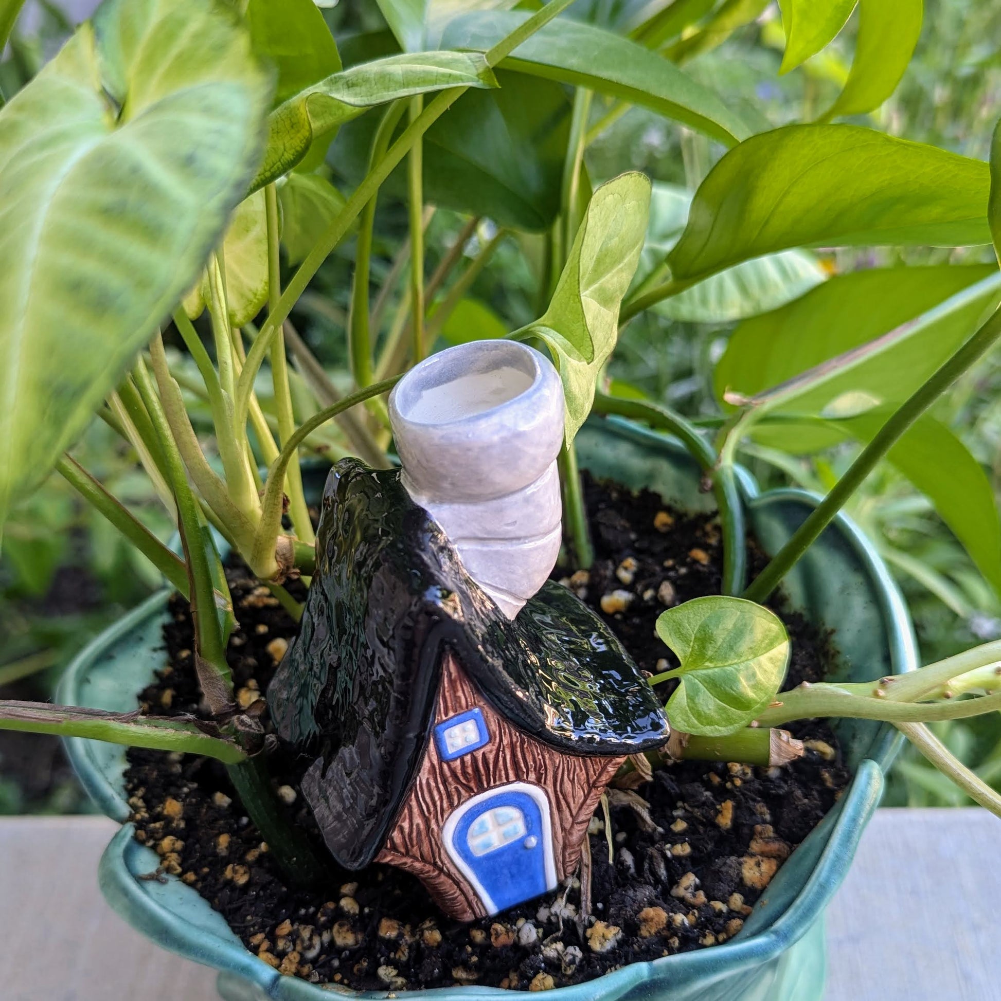 House Plant Watering Spike – Adorable Home-Shaped Self-Watering Tool