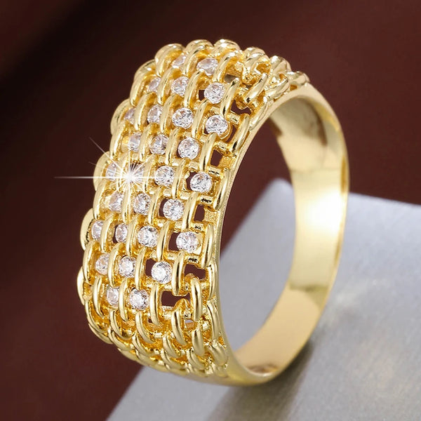 Trendy Chain Link Design Wide Women Ring With Sparkling Synthetic