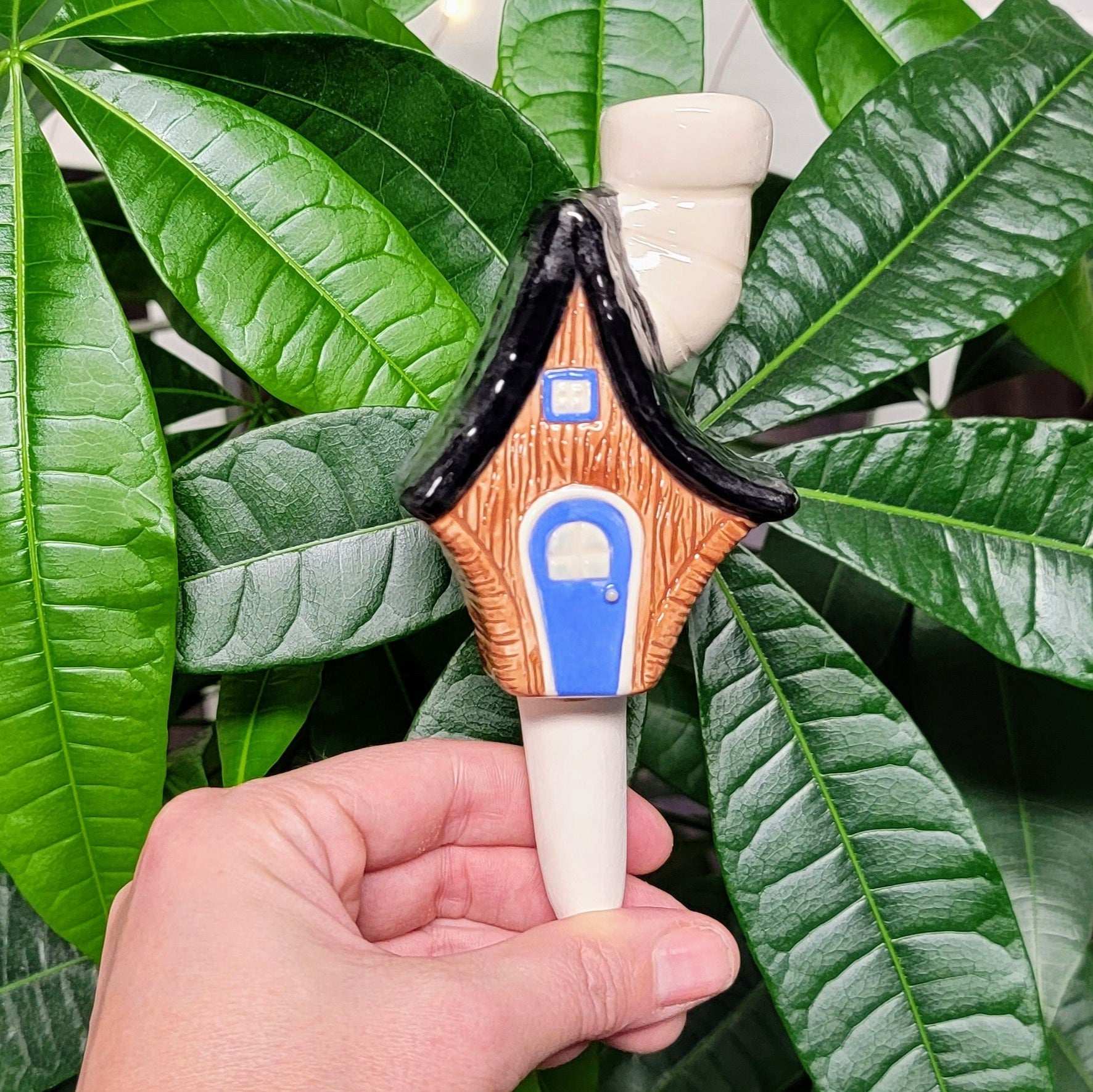 House Plant Watering Spike – Adorable Home-Shaped Self-Watering Tool