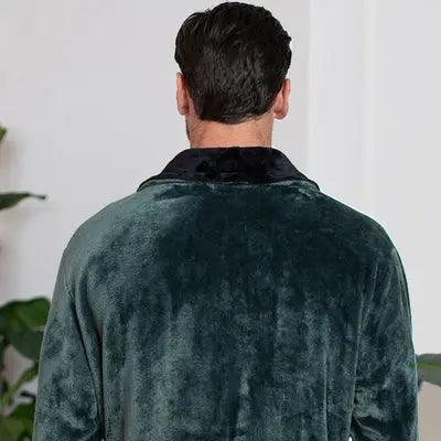 Cozy Men's Plush Robe: Built for Comfort, Lasting Quality