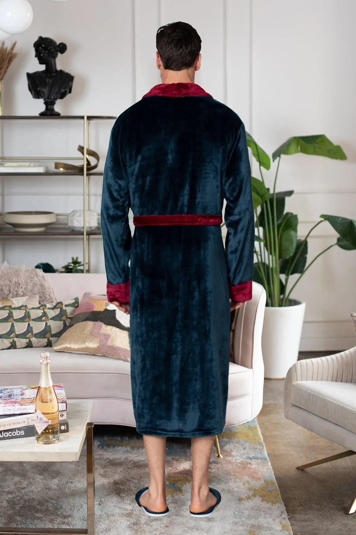 Cozy Men's Plush Robe: Built for Comfort, Lasting Quality