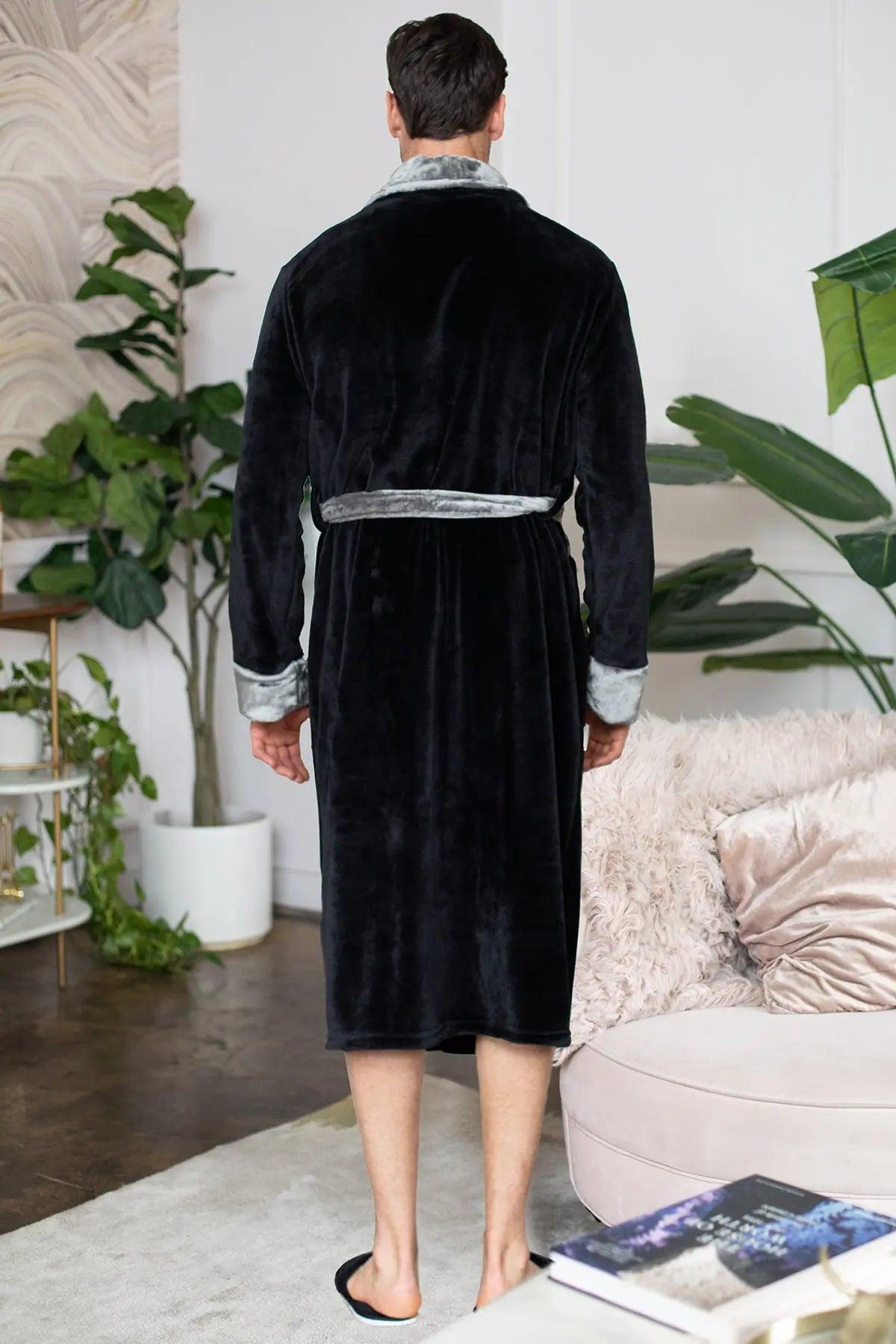 Cozy Men's Plush Robe: Built for Comfort, Lasting Quality