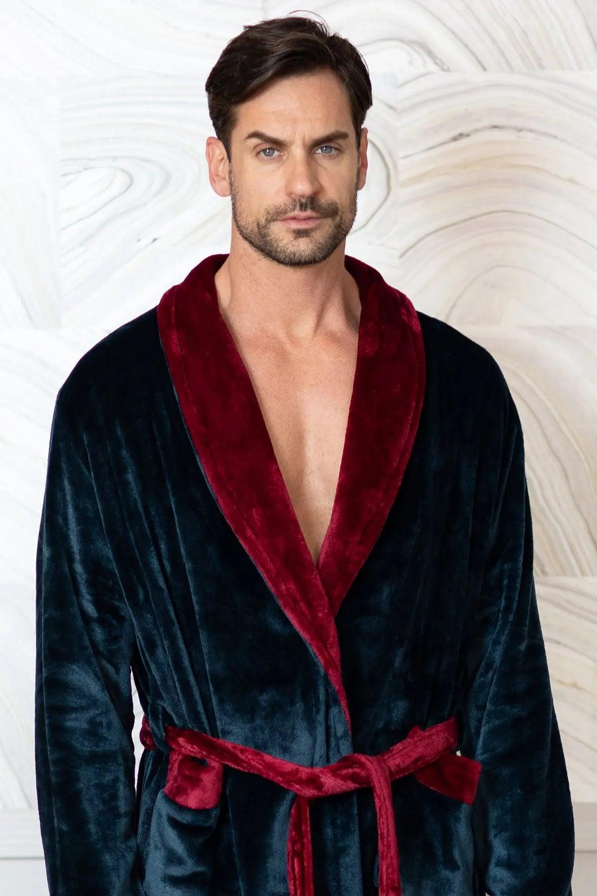 Cozy Men's Plush Robe: Built for Comfort, Lasting Quality