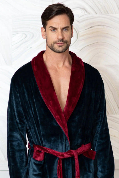 Cozy Men's Plush Robe: Built for Comfort, Lasting Quality