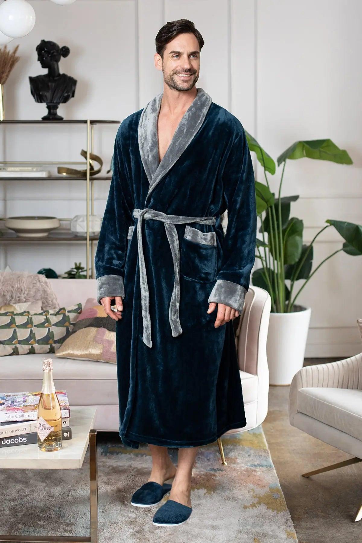 Cozy Men's Plush Robe: Built for Comfort, Lasting Quality