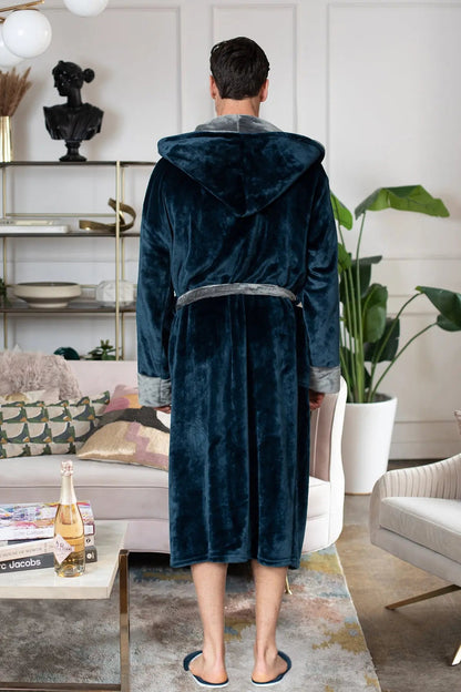 Men's Plush Hooded Robe: Ultra-Soft Comfort & Warmth