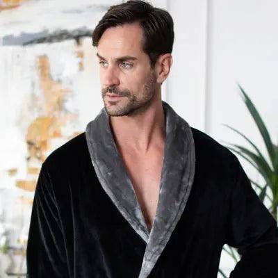 Cozy Men's Plush Robe: Built for Comfort, Lasting Quality