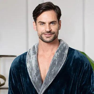Cozy Men's Plush Robe: Built for Comfort, Lasting Quality