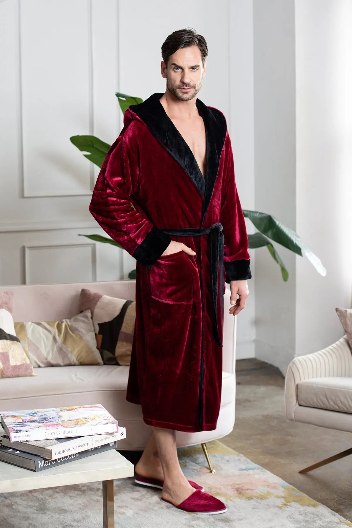 Men's Plush Hooded Robe: Ultra-Soft Comfort & Warmth
