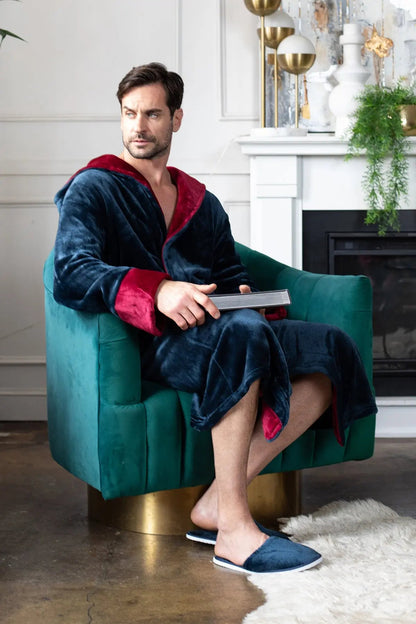 Men's Plush Hooded Robe: Ultra-Soft Comfort & Warmth