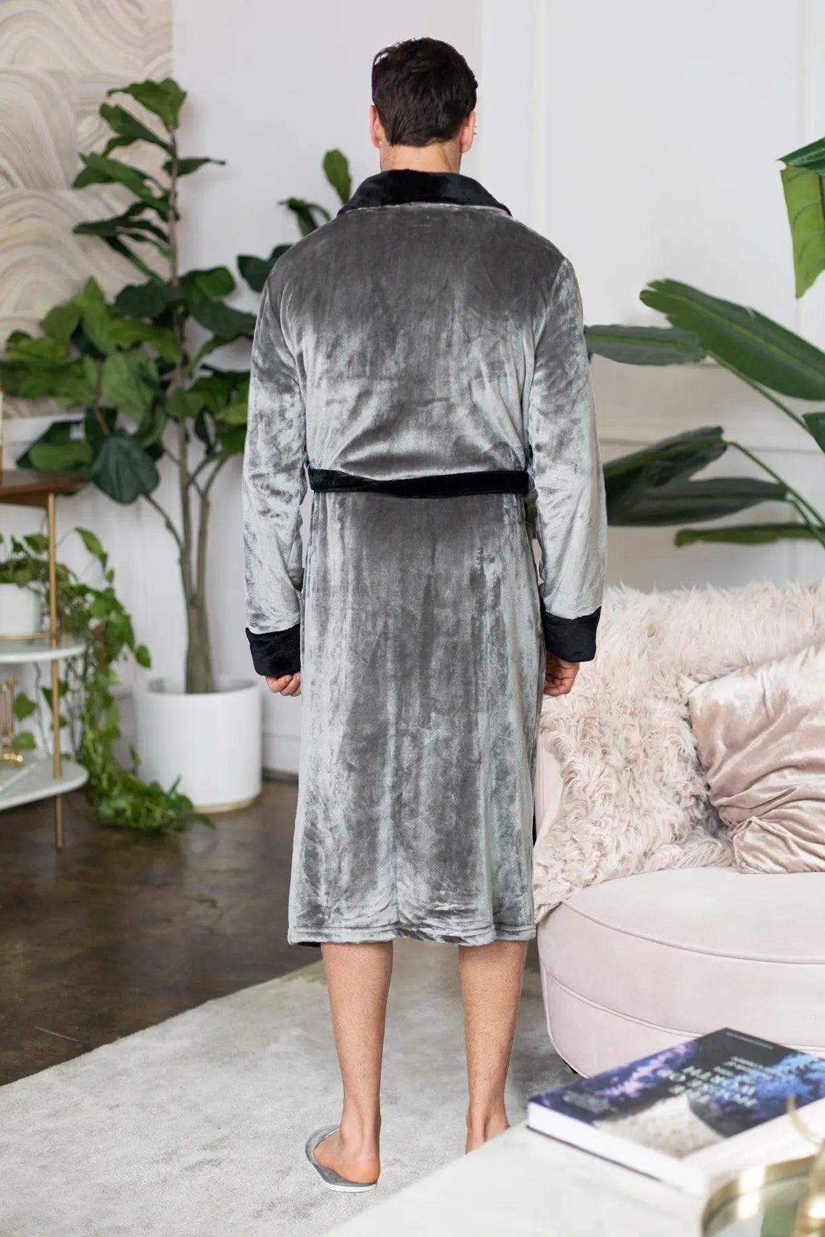 Cozy Men's Plush Robe: Built for Comfort, Lasting Quality