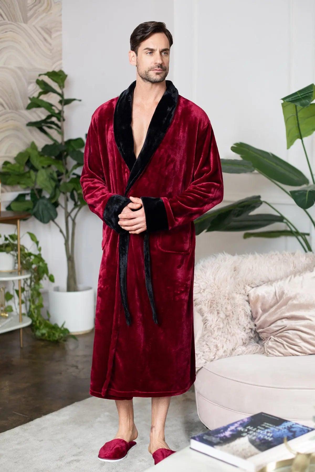 Cozy Men's Plush Robe: Built for Comfort, Lasting Quality