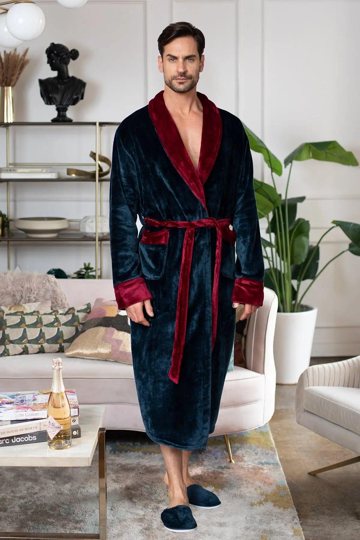 Cozy Men's Plush Robe: Built for Comfort, Lasting Quality