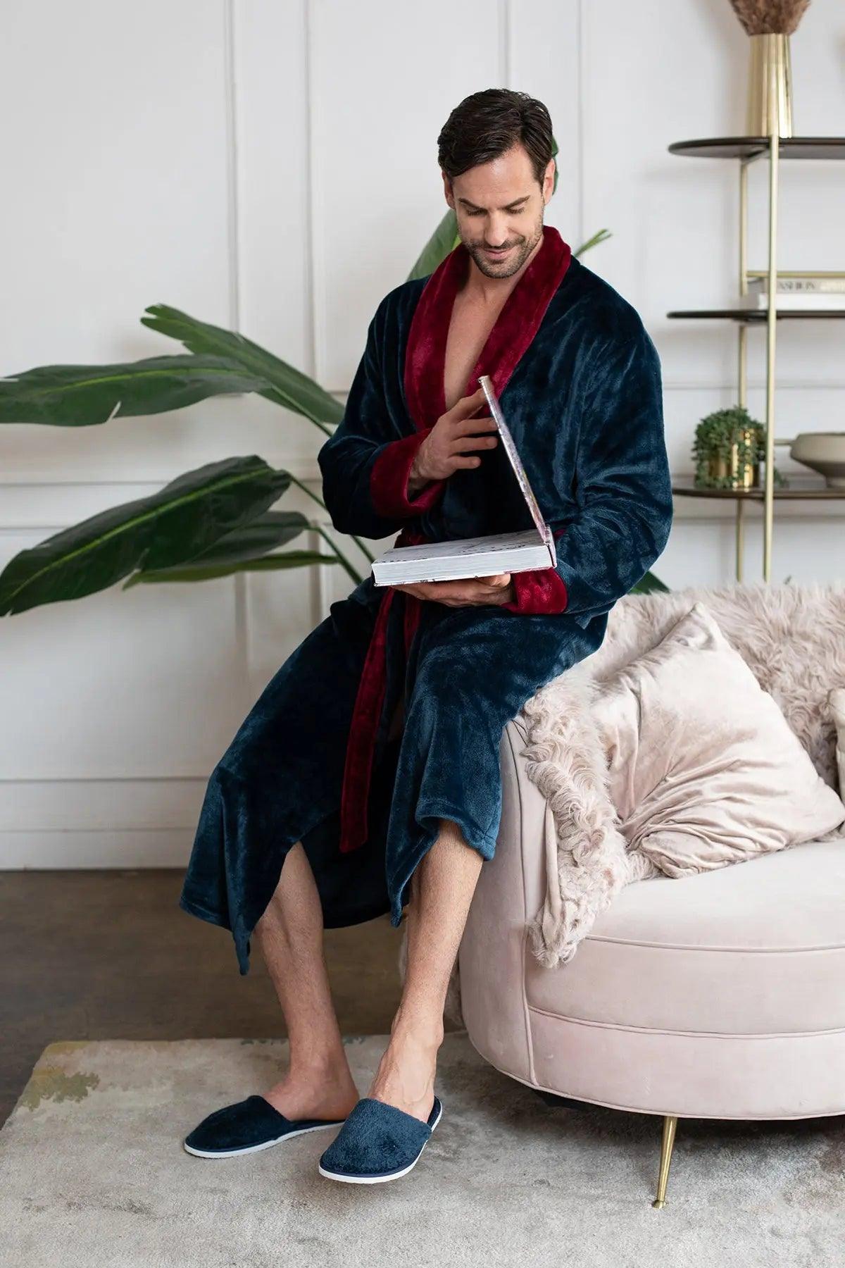 Cozy Men's Plush Robe: Built for Comfort, Lasting Quality