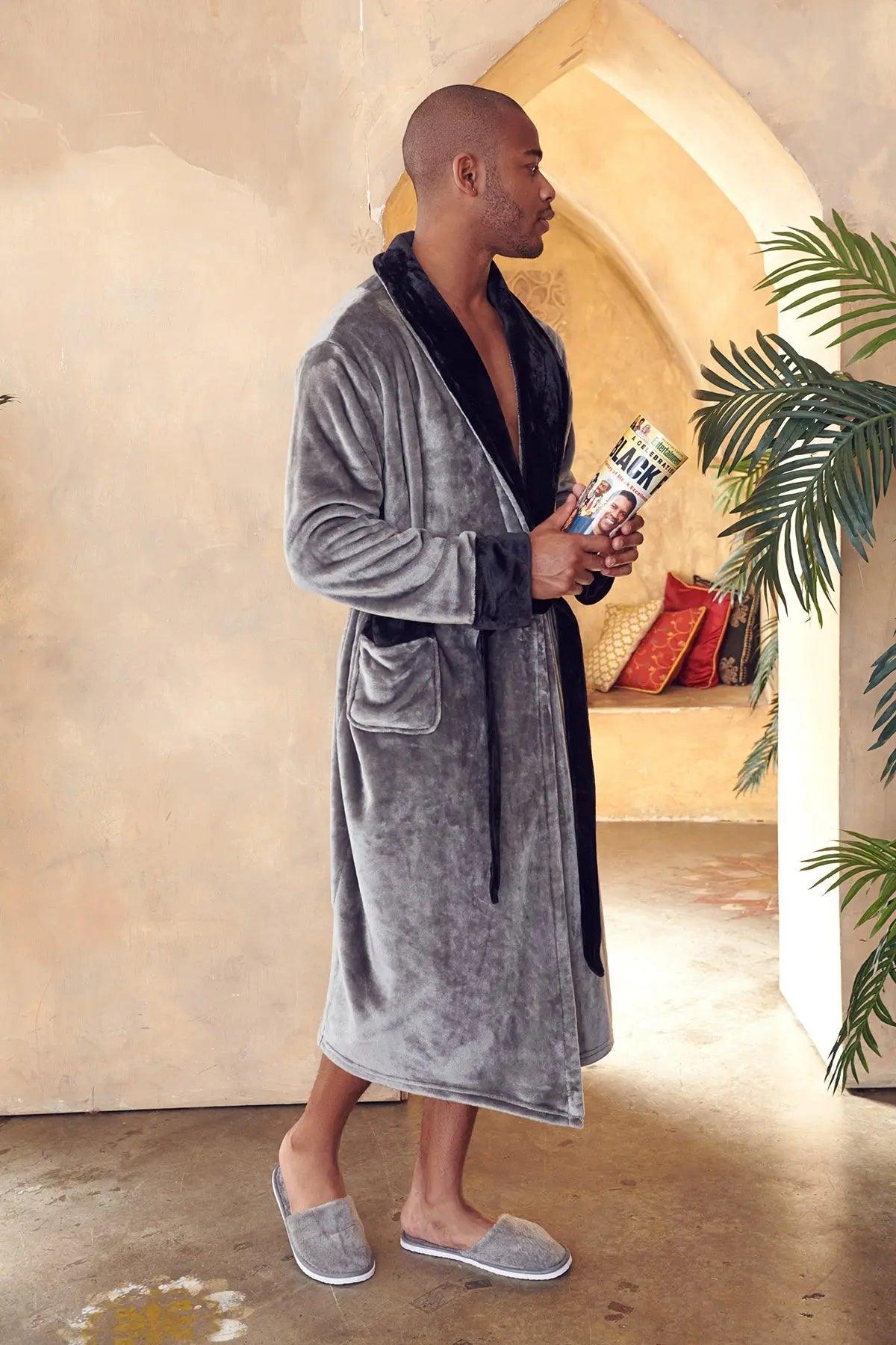 Cozy Men's Plush Robe: Built for Comfort, Lasting Quality