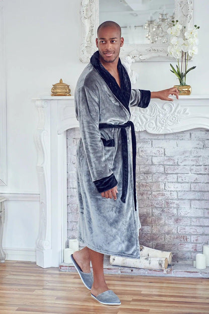 Cozy Men's Plush Robe: Built for Comfort, Lasting Quality