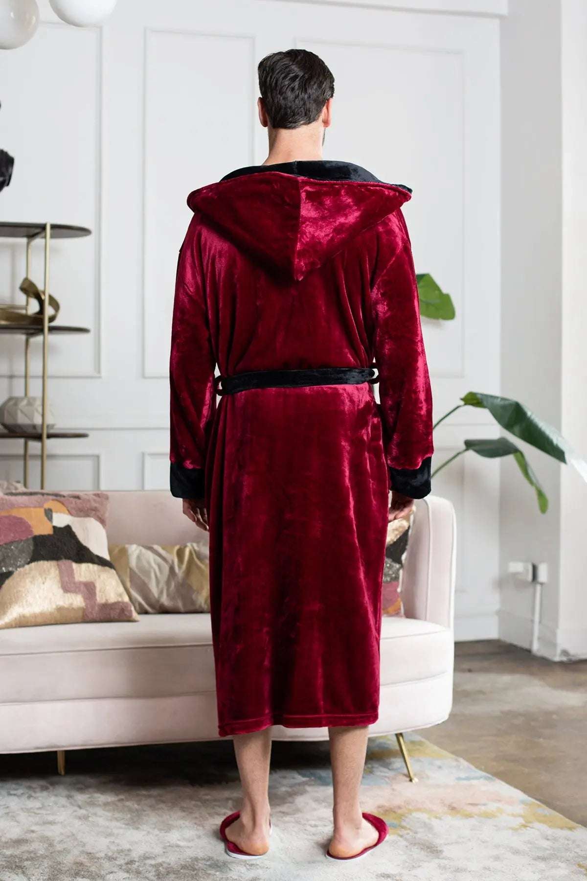 Men's Plush Hooded Robe: Ultra-Soft Comfort & Warmth