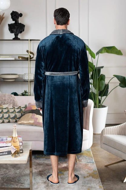 Cozy Men's Plush Robe: Built for Comfort, Lasting Quality