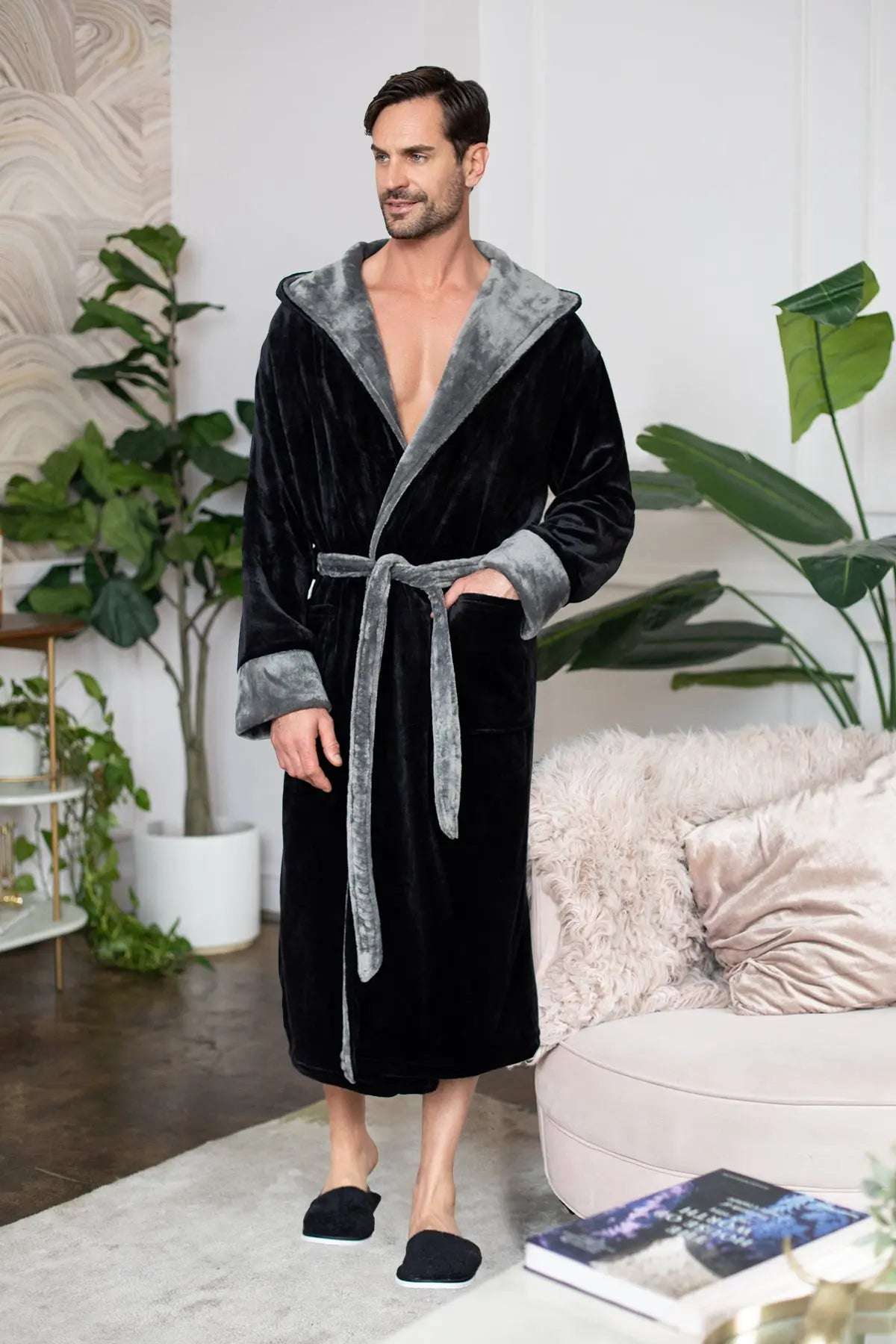 Men's Plush Hooded Robe: Ultra-Soft Comfort & Warmth