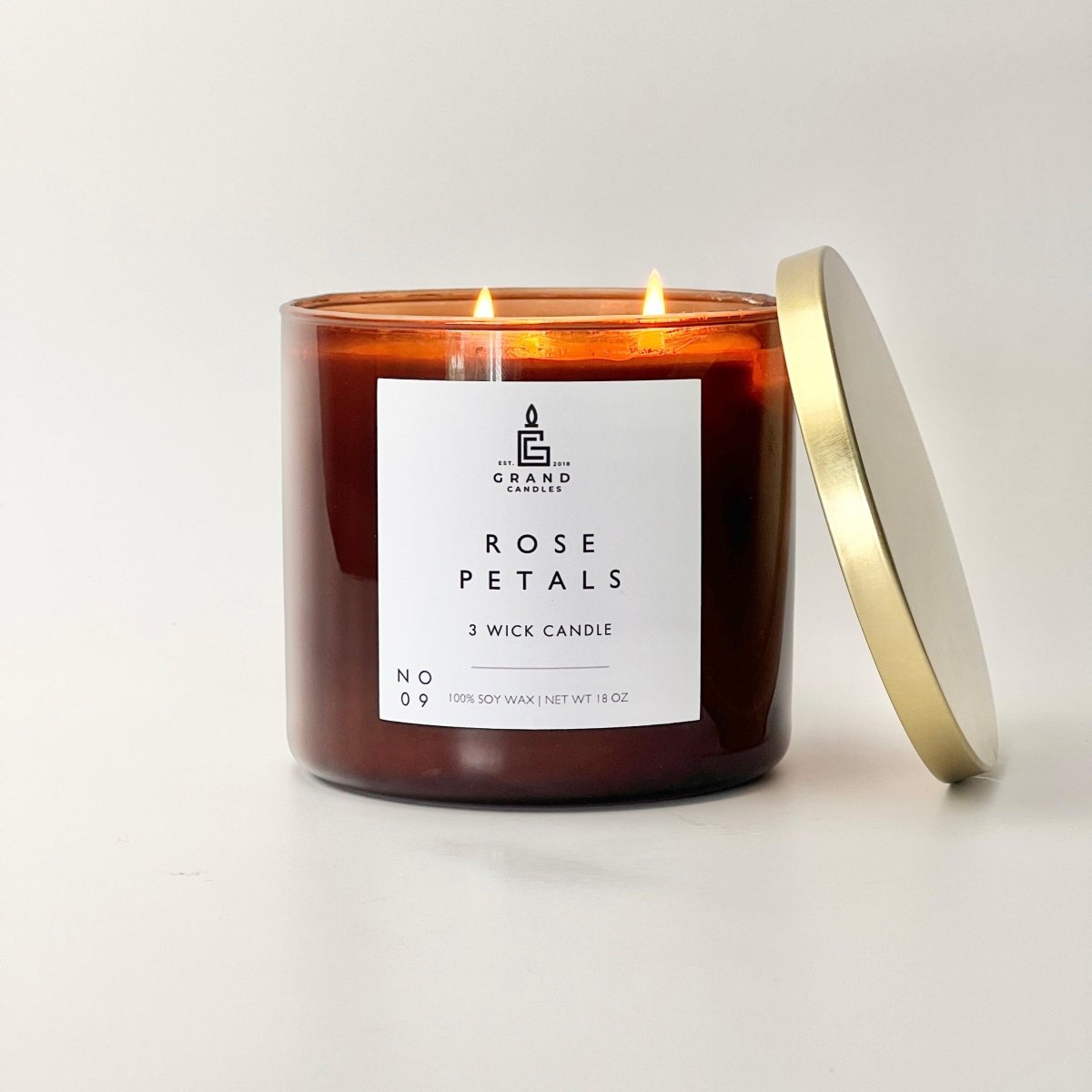 Rose Petals Soy Candle – Classic, Romantic & Elegant Floral