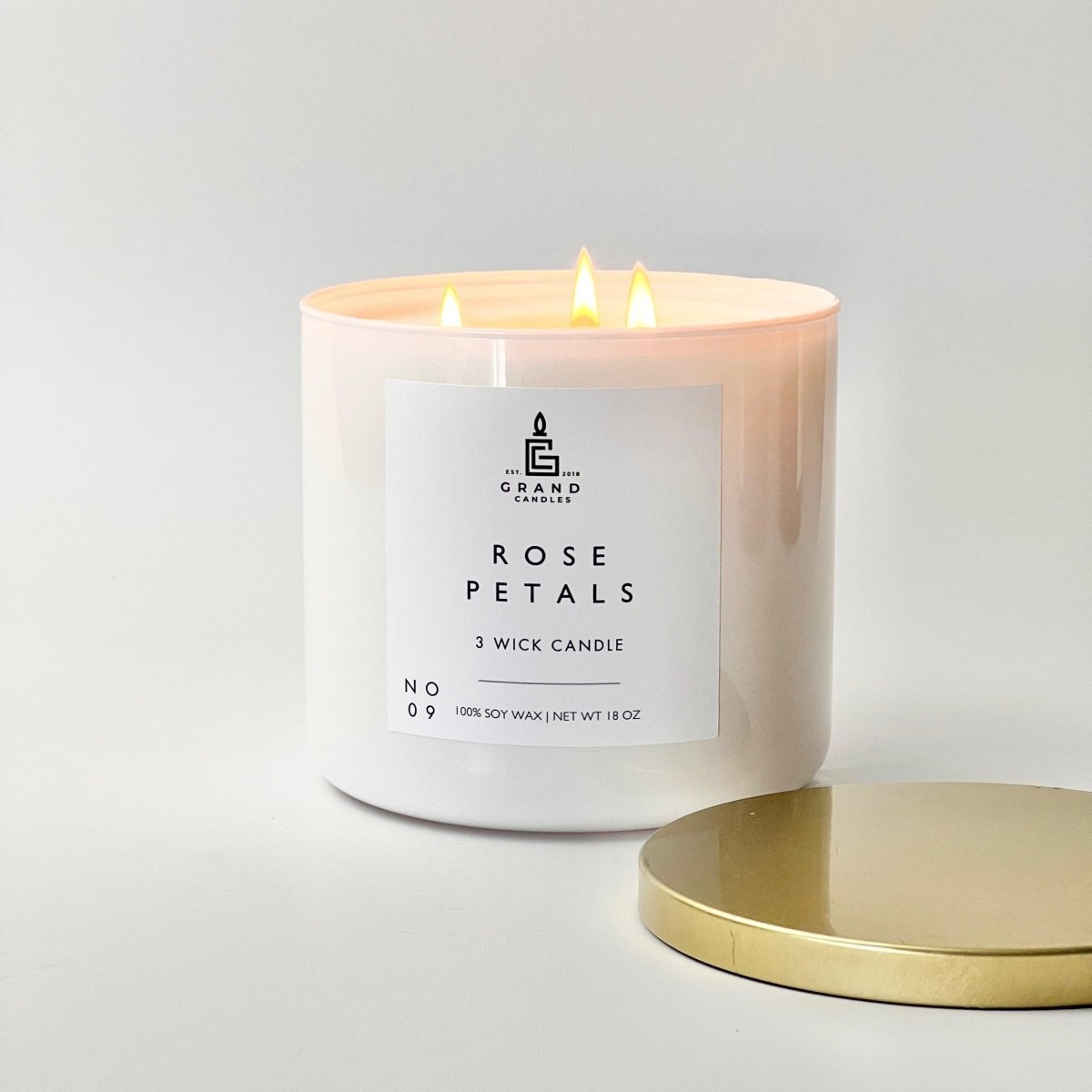 Rose Petals Soy Candle – Classic, Romantic & Elegant Floral