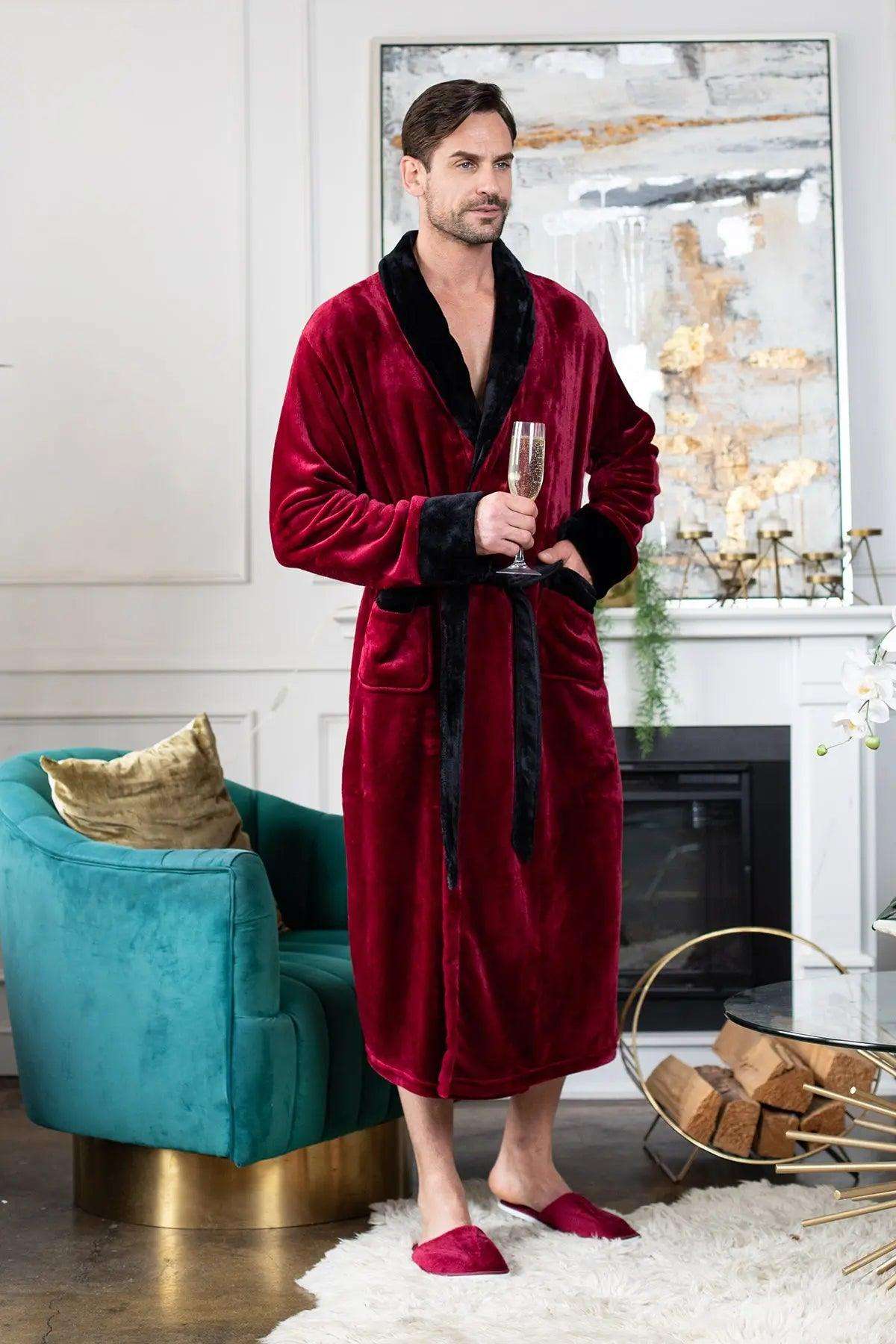 Cozy Men's Plush Robe: Built for Comfort, Lasting Quality
