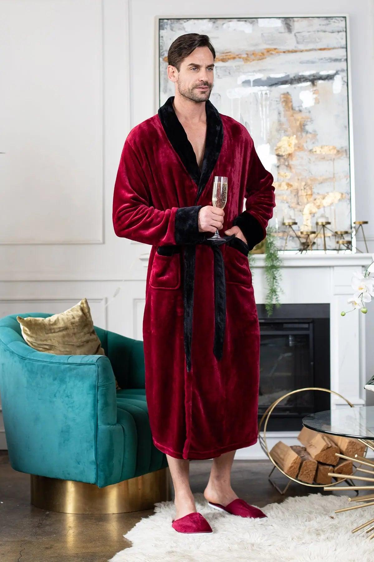 Cozy Men's Plush Robe: Built for Comfort, Lasting Quality