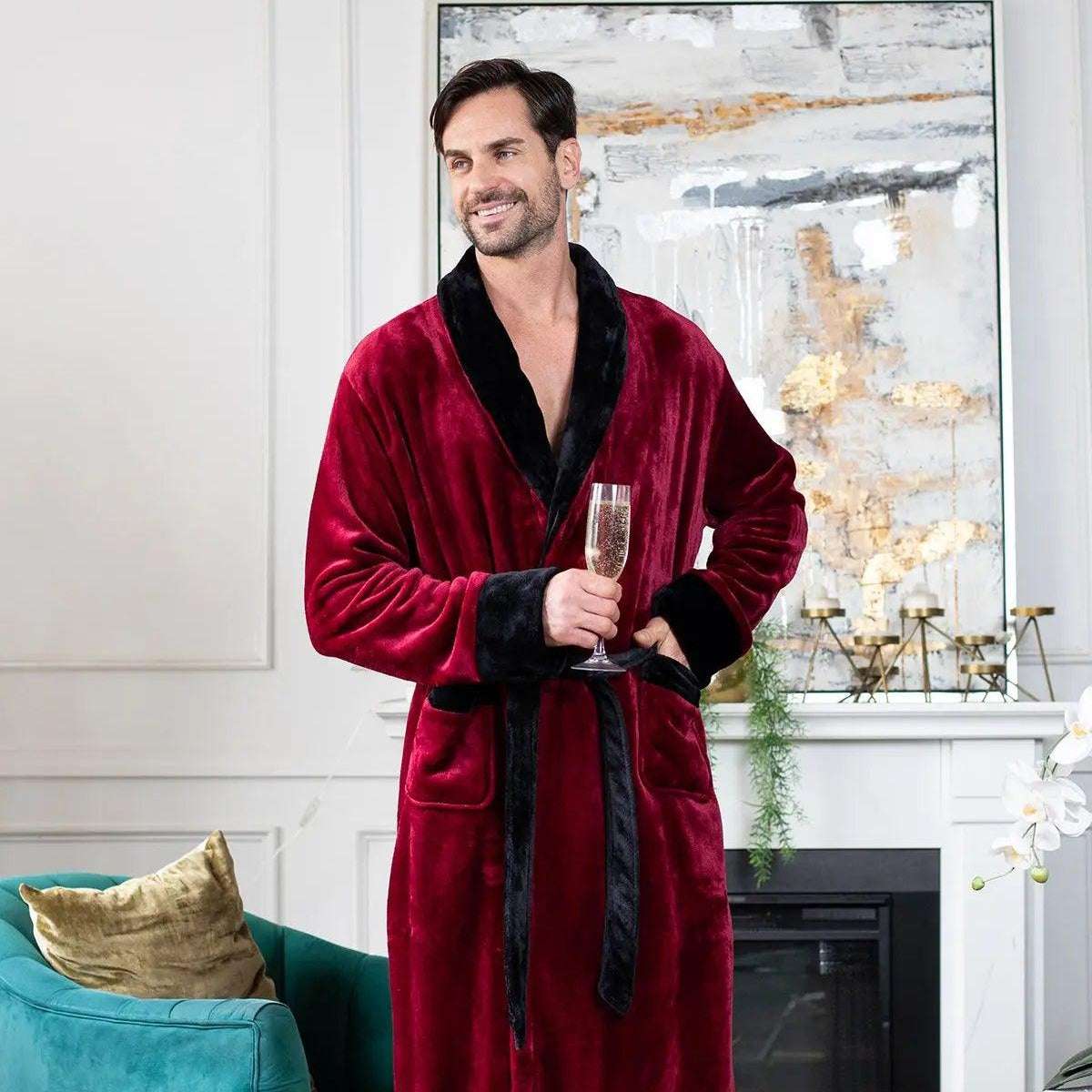 Cozy Men's Plush Robe: Built for Comfort, Lasting Quality