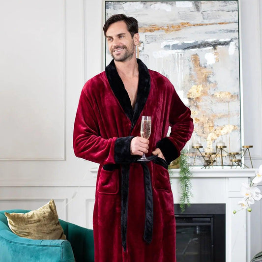 Cozy Men's Plush Robe: Built for Comfort, Lasting Quality