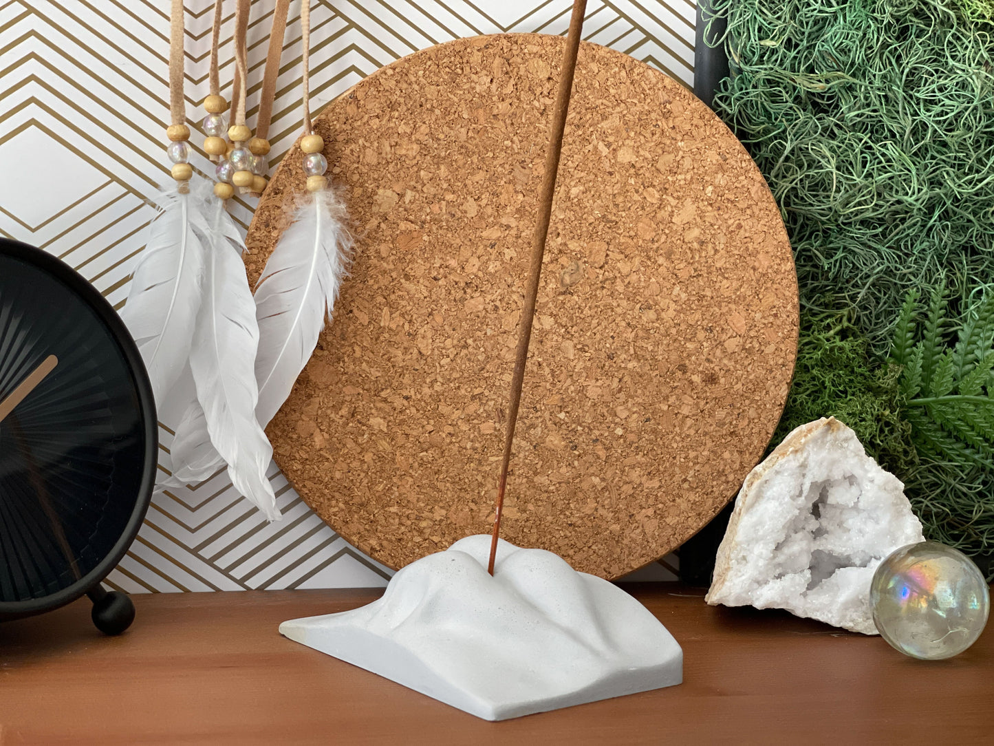 Handmade Concrete Lips Incense Holder – Modern Minimalist Aroma Stick Burner