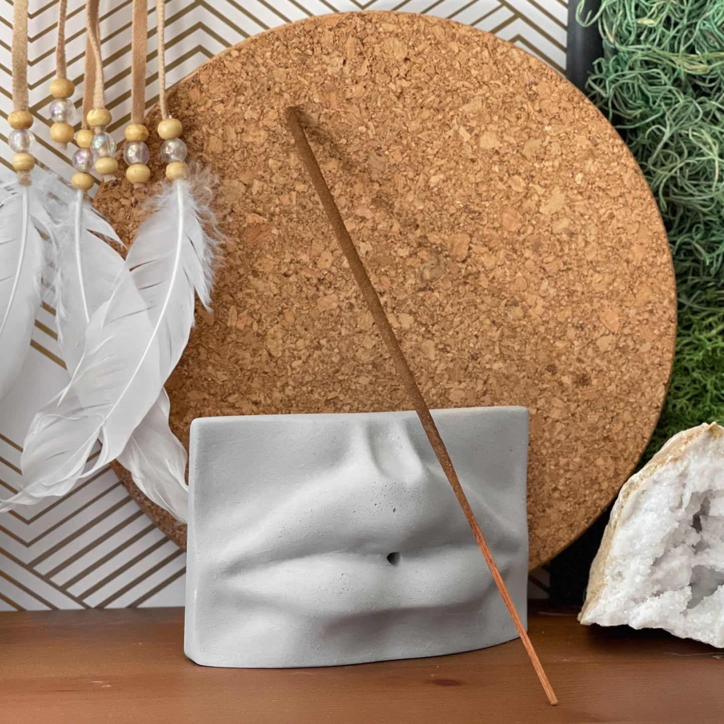 Handmade Concrete Lips Incense Holder – Modern Minimalist Aroma Stick Burner