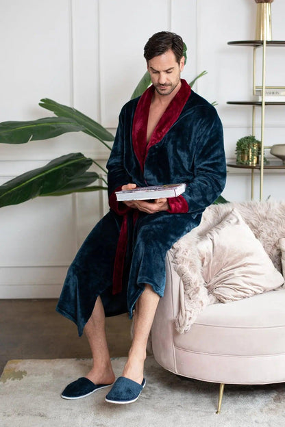 Cozy Men's Plush Robe: Built for Comfort, Lasting Quality